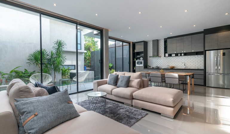 Furniture Selection & Customization